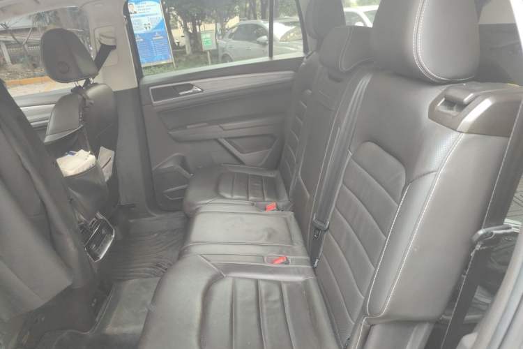 Used Volkswagen Teramont 2017 330TSI Two-Wheel-Drive Luxury Edition Left Rear Seat