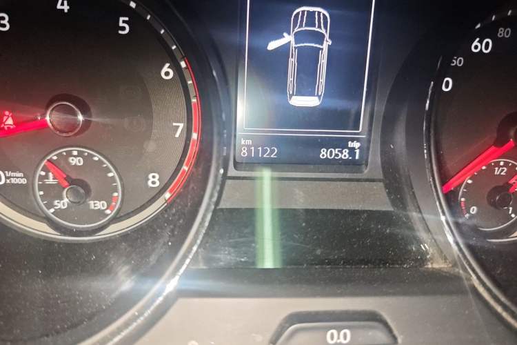 Used Volkswagen Teramont 2017 330TSI Two-Wheel-Drive Luxury Edition Odometer Close Up