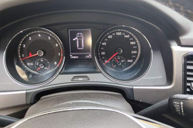 Used Volkswagen Teramont 2017 530 V6 Four-Wheel Drive Luxury Edition Odometer Close Up