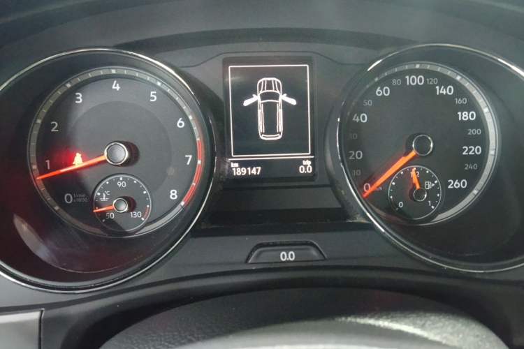Used Volkswagen Teramont 2017 330TSI Two-Wheel-Drive Luxury Edition Odometer Close Up