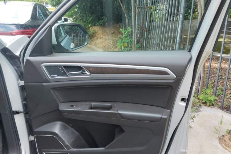 Used Volkswagen Teramont 2017 530 V6 Four-Wheel Drive Flagship Edition Right Front Door Interior
