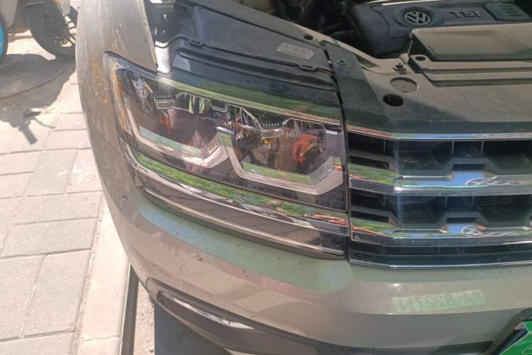 Used Volkswagen Teramont 2017 380TSI Four-Wheel Drive Luxury Edition Right Front Headlight
