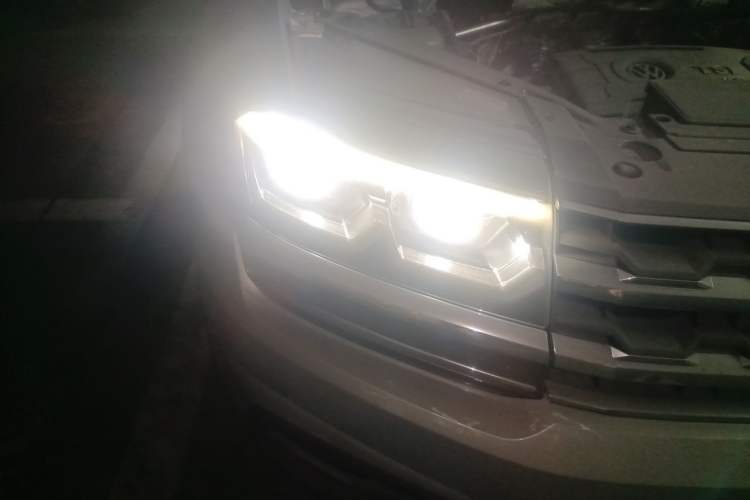 Used Volkswagen Teramont 2017 380TSI Four-Wheel Drive Luxury Edition Right Front Headlight