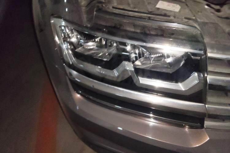 Used Volkswagen Teramont 2017 380TSI Four-Wheel Drive Luxury Edition Right Front Headlight