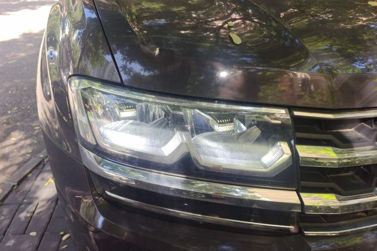 Used Volkswagen Teramont 2017 380TSI Four-Wheel Drive Luxury Edition Right Front Headlight