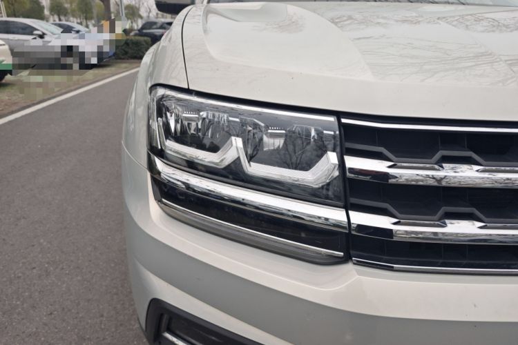 Used Volkswagen Teramont 2017 380TSI Four-Wheel Drive Luxury Edition Right Front Headlight