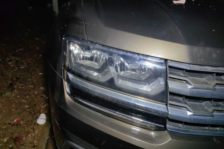 Used Volkswagen Teramont 2017 330TSI Two-Wheel-Drive Comfort Edition Right Front Headlight