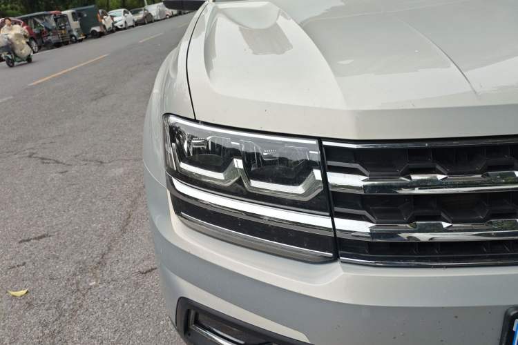 Used Volkswagen Teramont 2017 380TSI Four-Wheel Drive Luxury Edition Right Front Headlight