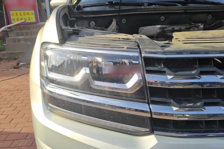 Used Volkswagen Teramont 2017 380TSI Four-Wheel Drive Luxury Edition Right Front Headlight
