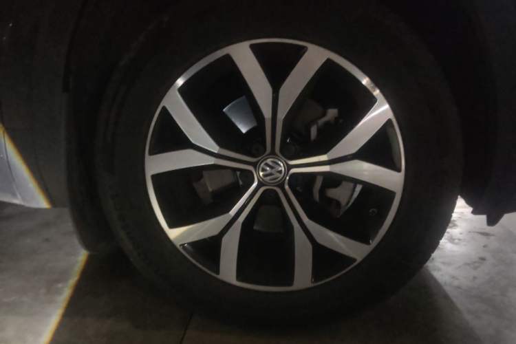 Used Volkswagen Teramont 2017 380TSI Four-Wheel Drive Luxury Edition Right Front Wheel Hub