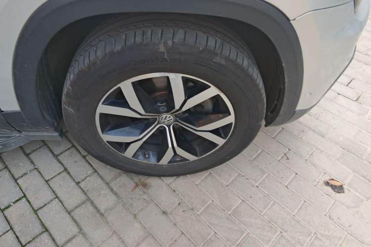 Used Volkswagen Teramont 2017 330TSI Two-Wheel-Drive Luxury Edition Right Front Wheel Hub