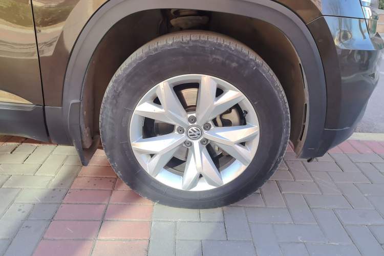 Used Volkswagen Teramont 2017 380TSI Four-Wheel Drive Comfort Edition Right Front Wheel Hub