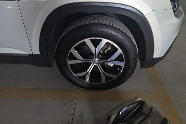 Used Volkswagen Teramont 2017 380TSI Four-Wheel Drive Luxury Edition Right Front Wheel Hub