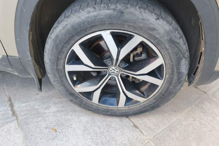 Used Volkswagen Teramont 2017 380TSI Four-Wheel Drive Luxury Edition Right Front Wheel Hub