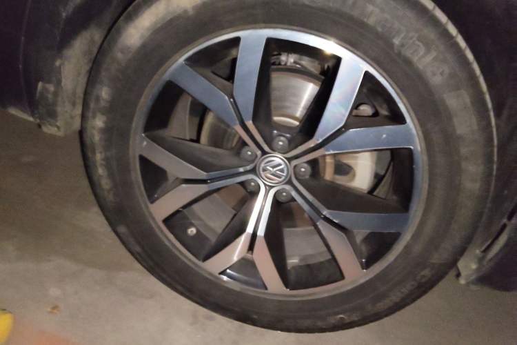 Used Volkswagen Teramont 2017 380TSI Four-Wheel Drive Luxury Edition Right Front Wheel Hub