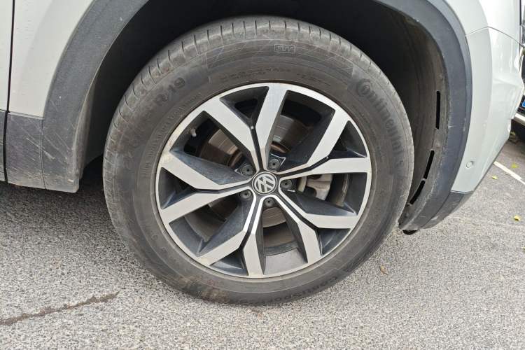 Used Volkswagen Teramont 2017 380TSI Four-Wheel Drive Luxury Edition Right Front Wheel Hub