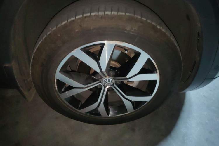 Used Volkswagen Teramont 2017 380TSI Four-Wheel Drive Luxury Edition Right Front Wheel Hub