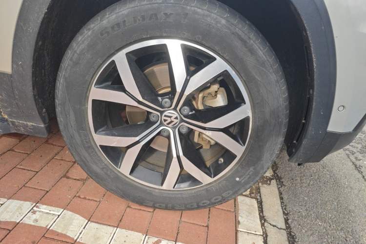 Used Volkswagen Teramont 2017 380TSI Four-Wheel Drive Luxury Edition Right Front Wheel Hub