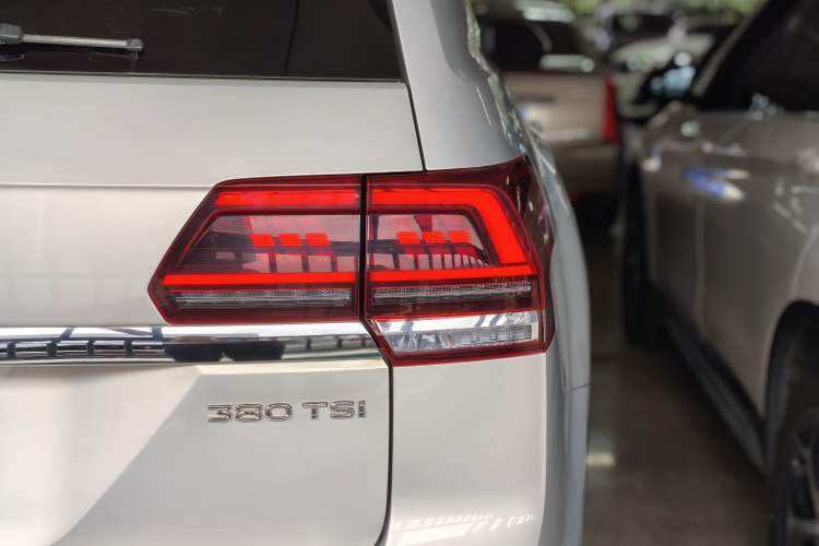 Used Volkswagen Teramont 2017 380TSI Four-Wheel Drive Comfort Edition Right Rear Taillight