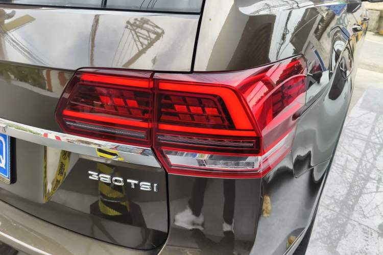 Used Volkswagen Teramont 2017 380TSI Four-Wheel Drive Luxury Edition Right Rear Taillight