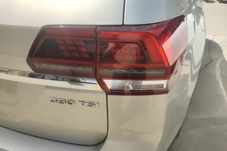 Used Volkswagen Teramont 2017 380TSI Four-Wheel Drive Comfort Edition Right Rear Taillight