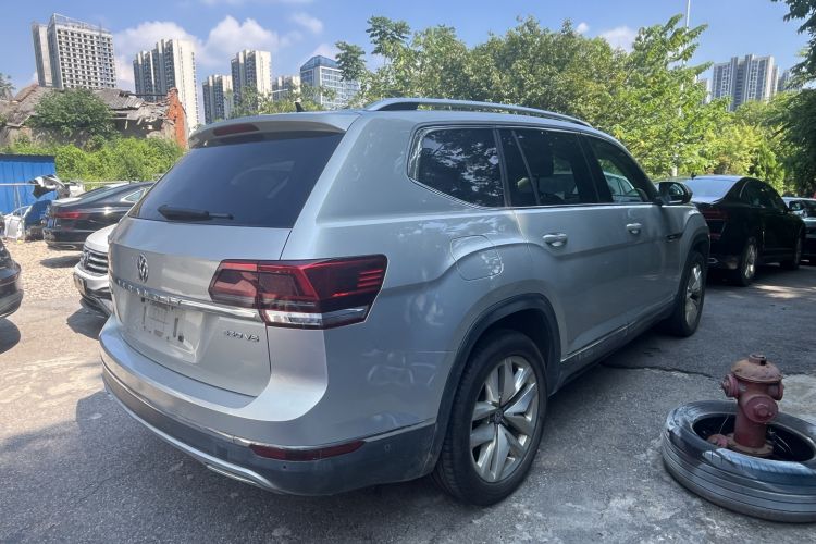 Used Volkswagen Teramont 2017 530 V6 Four-Wheel Drive Flagship Edition Right Rear Taillight