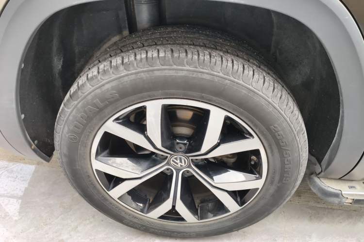 Used Volkswagen Teramont 2017 380TSI Four-Wheel Drive Luxury Edition Right Rear Wheel Hub