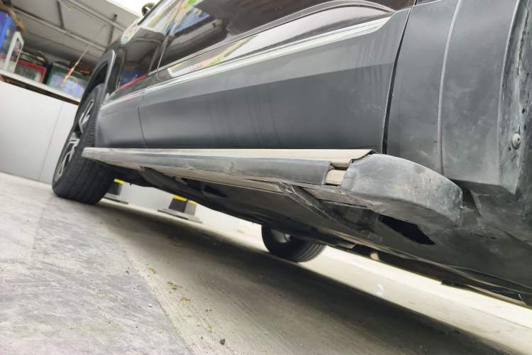 Used Volkswagen Teramont 2017 380TSI Four-Wheel Drive Luxury Edition Right Side Sill