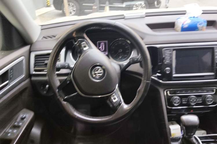 Used Volkswagen Teramont 2017 530 V6 Four-Wheel Drive Luxury Edition Steering Wheel