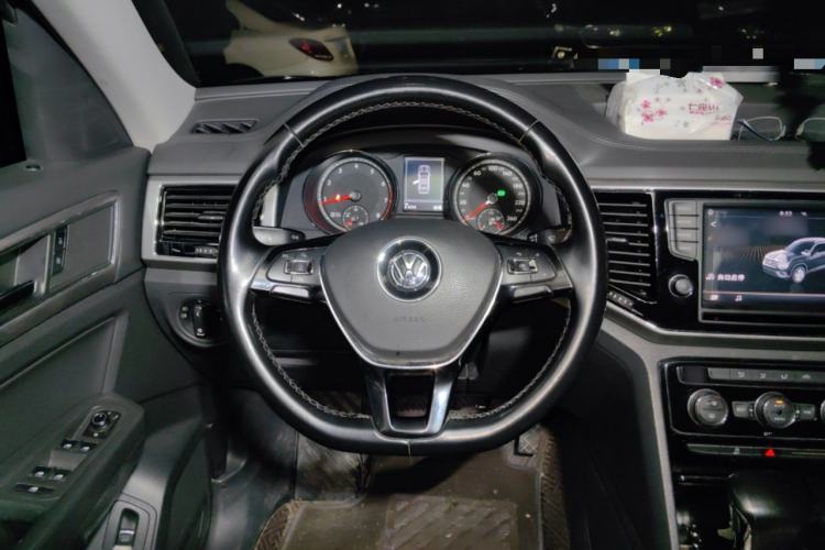 Used Volkswagen Teramont 2017 330TSI Two-Wheel-Drive Comfort Edition Steering Wheel