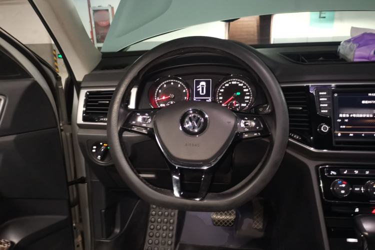 Used Volkswagen Teramont 2017 330TSI Two-Wheel-Drive Luxury Edition Steering Wheel