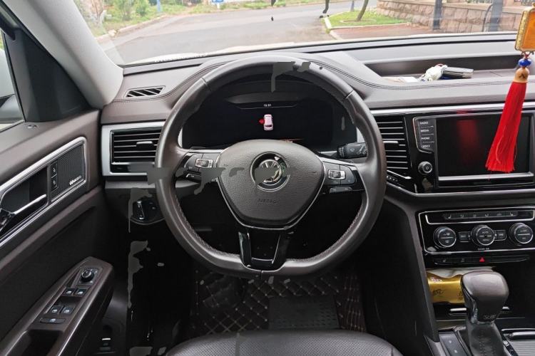 Used Volkswagen Teramont 2017 530 V6 Four-Wheel Drive Flagship Edition Steering Wheel