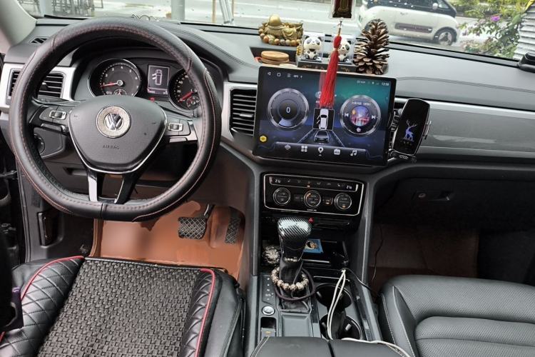 Used Volkswagen Teramont 2017 330TSI Two-Wheel-Drive Luxury Edition Center Console