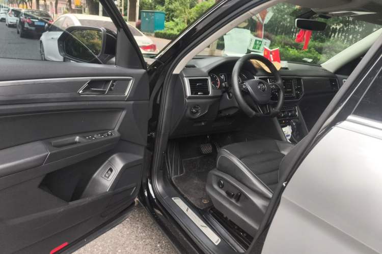 Used Volkswagen Teramont 2017 330TSI Two-Wheel-Drive Luxury Edition Driver Seat