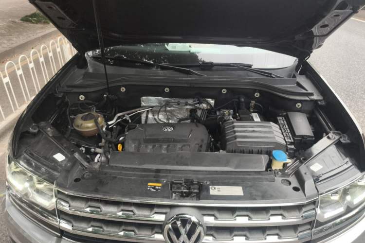 Used Volkswagen Teramont 2017 330TSI Two-Wheel-Drive Luxury Edition Engine Bay