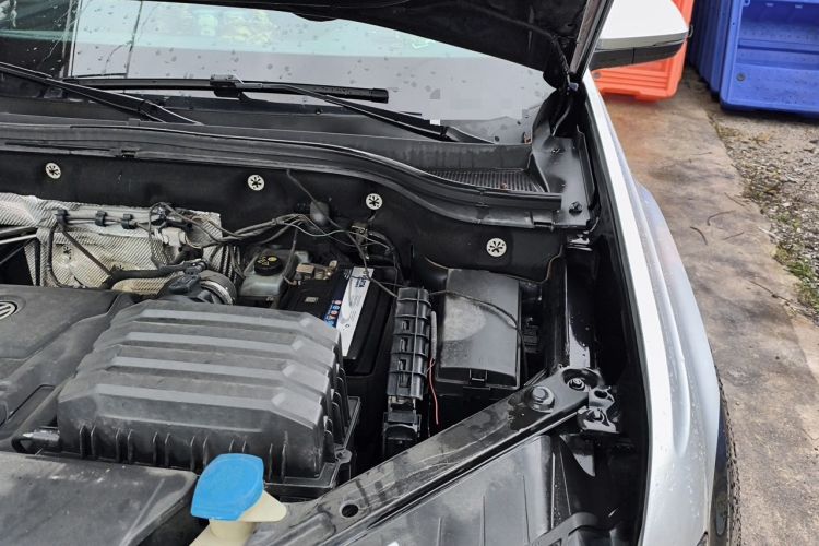 Used Volkswagen Teramont 2017 330TSI Two-Wheel-Drive Luxury Edition Engine Bay Left