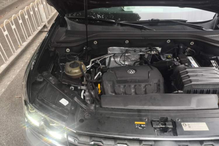 Used Volkswagen Teramont 2017 330TSI Two-Wheel-Drive Luxury Edition Engine Bay Right