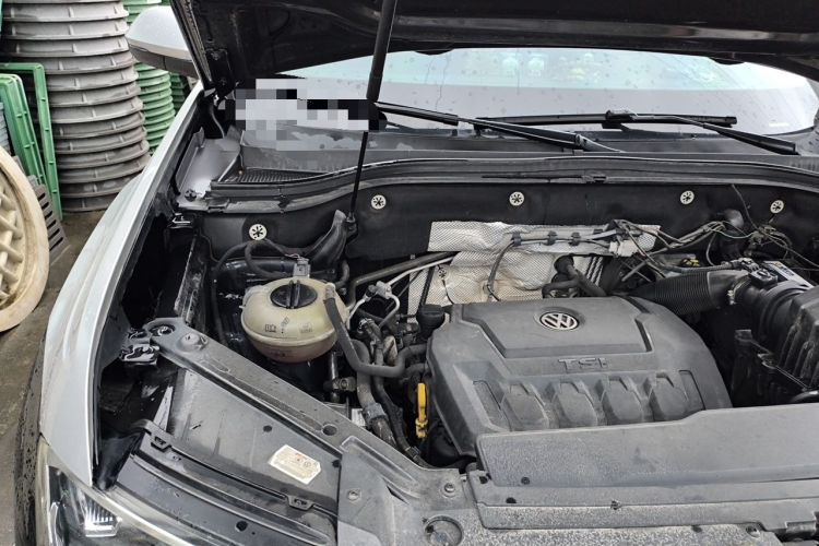 Used Volkswagen Teramont 2017 330TSI Two-Wheel-Drive Luxury Edition Engine Bay Right