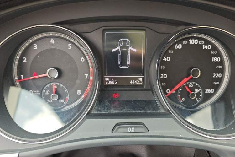 Used Volkswagen Teramont 2017 330TSI Two-Wheel-Drive Luxury Edition Instrument Cluster