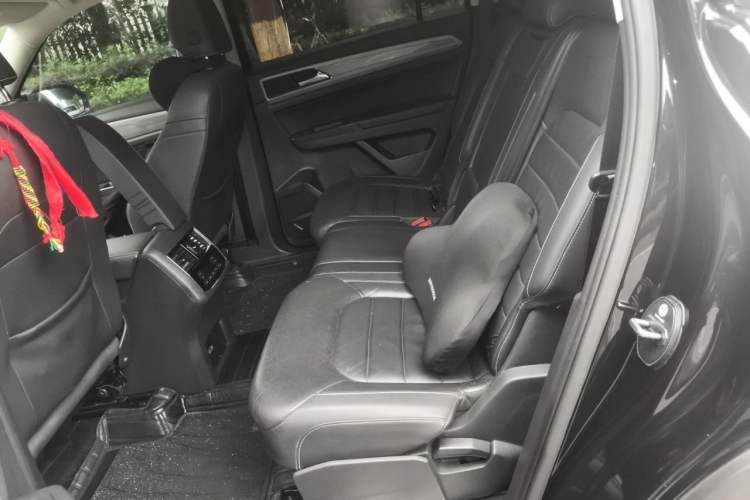 Used Volkswagen Teramont 2017 330TSI Two-Wheel-Drive Luxury Edition Left Rear Seat