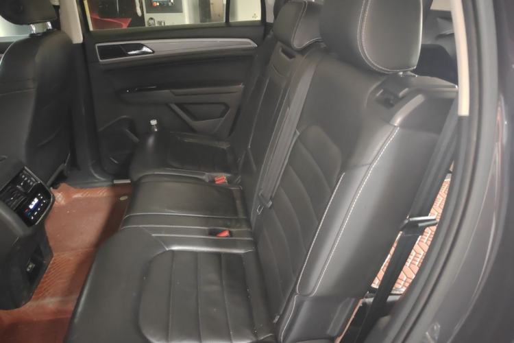 Used Volkswagen Teramont 2017 330TSI Two-Wheel-Drive Luxury Edition Left Rear Seat