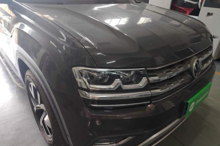 Used Volkswagen Teramont 2017 330TSI Two-Wheel-Drive Luxury Edition Right Front Headlight