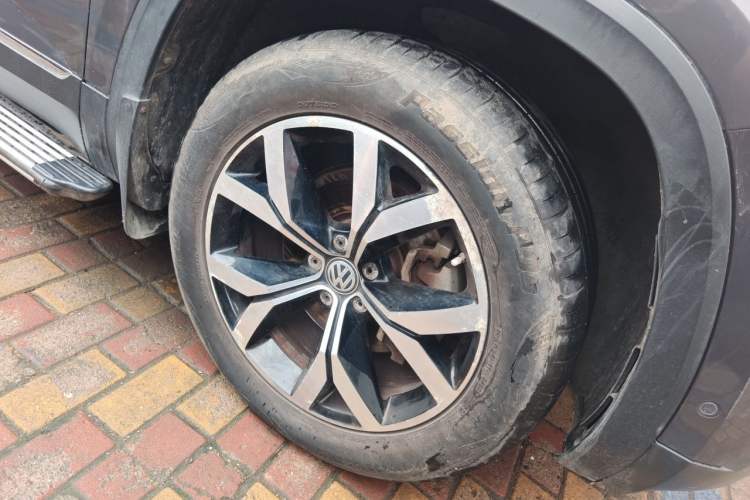 Used Volkswagen Teramont 2017 530 V6 Four-Wheel Drive Luxury Edition Right Front Wheel Hub