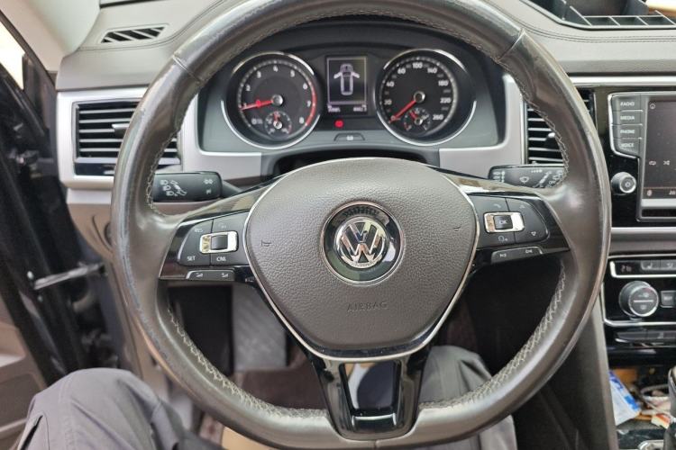 Used Volkswagen Teramont 2017 330TSI Two-Wheel-Drive Luxury Edition Steering Wheel