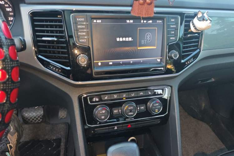 Used Volkswagen Teramont 2017 380TSI Four-Wheel Drive Luxury Edition Audio And AC Panel