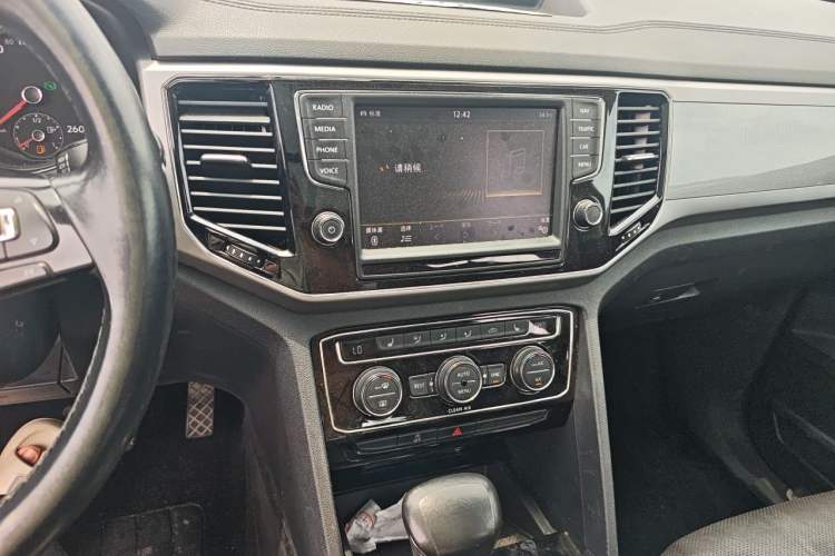 Used Volkswagen Teramont 2017 380TSI Four-Wheel Drive Luxury Edition Audio And AC Panel