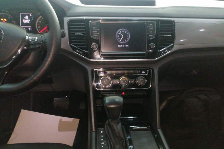 Used Volkswagen Teramont 2017 380TSI Four-Wheel Drive Luxury Edition Audio And AC Panel