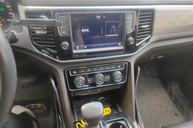 Used Volkswagen Teramont 2017 380TSI Four-Wheel Drive Luxury Edition Audio And AC Panel