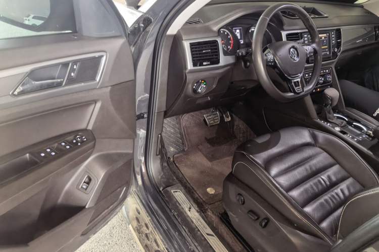 Used Volkswagen Teramont 2017 330TSI Two-Wheel-Drive Luxury Edition Driver Seat
