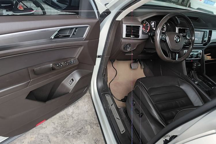 Used Volkswagen Teramont 2017 330TSI Two-Wheel-Drive Luxury Edition Driver Seat